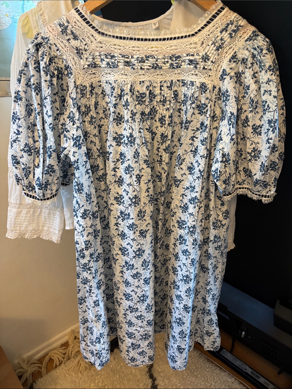 Doen Cadeau White Floral Cotton Dress with Blue Print - Picture 3 of 17
